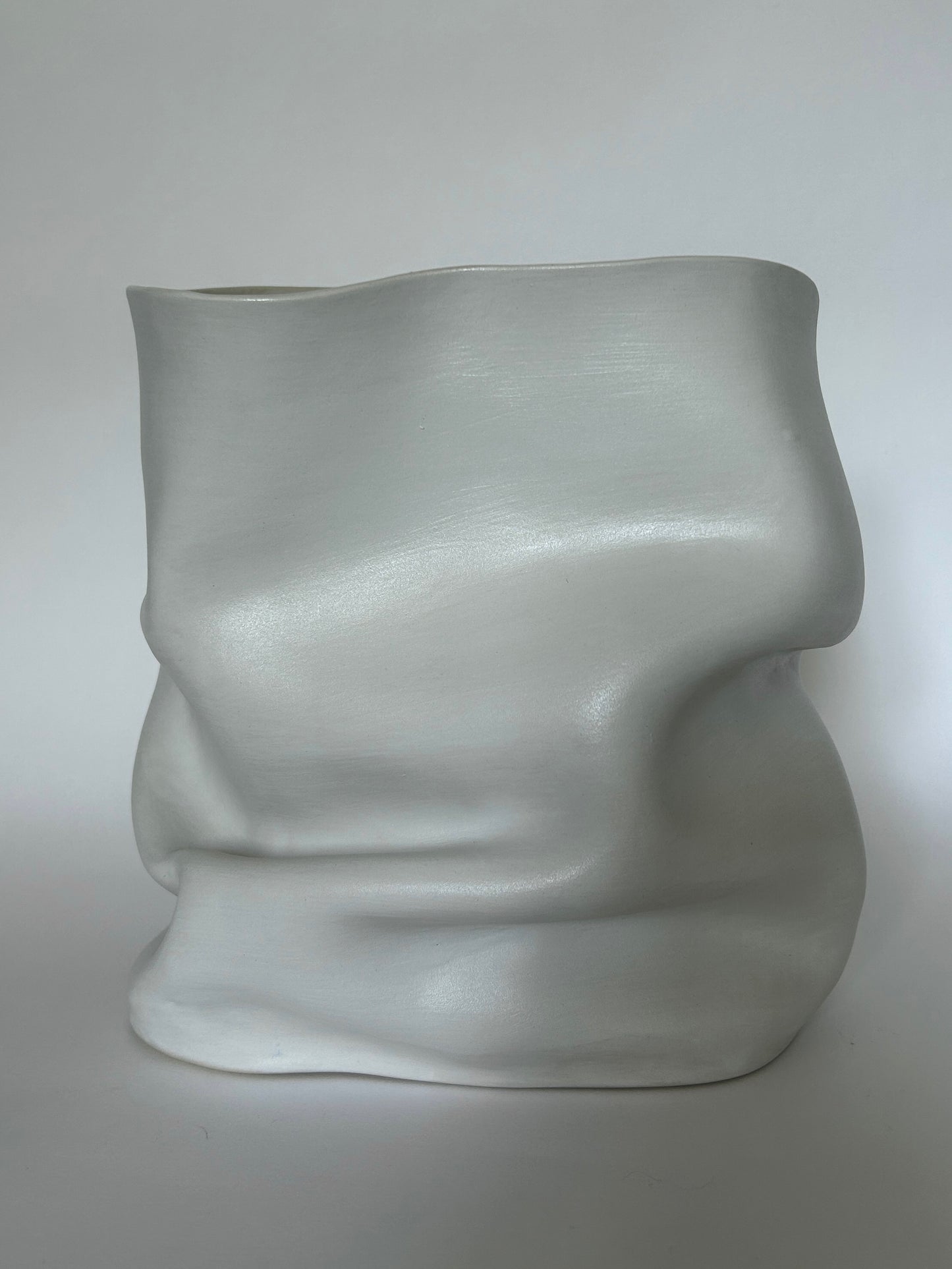 Wavy ultra white stoneware Vase