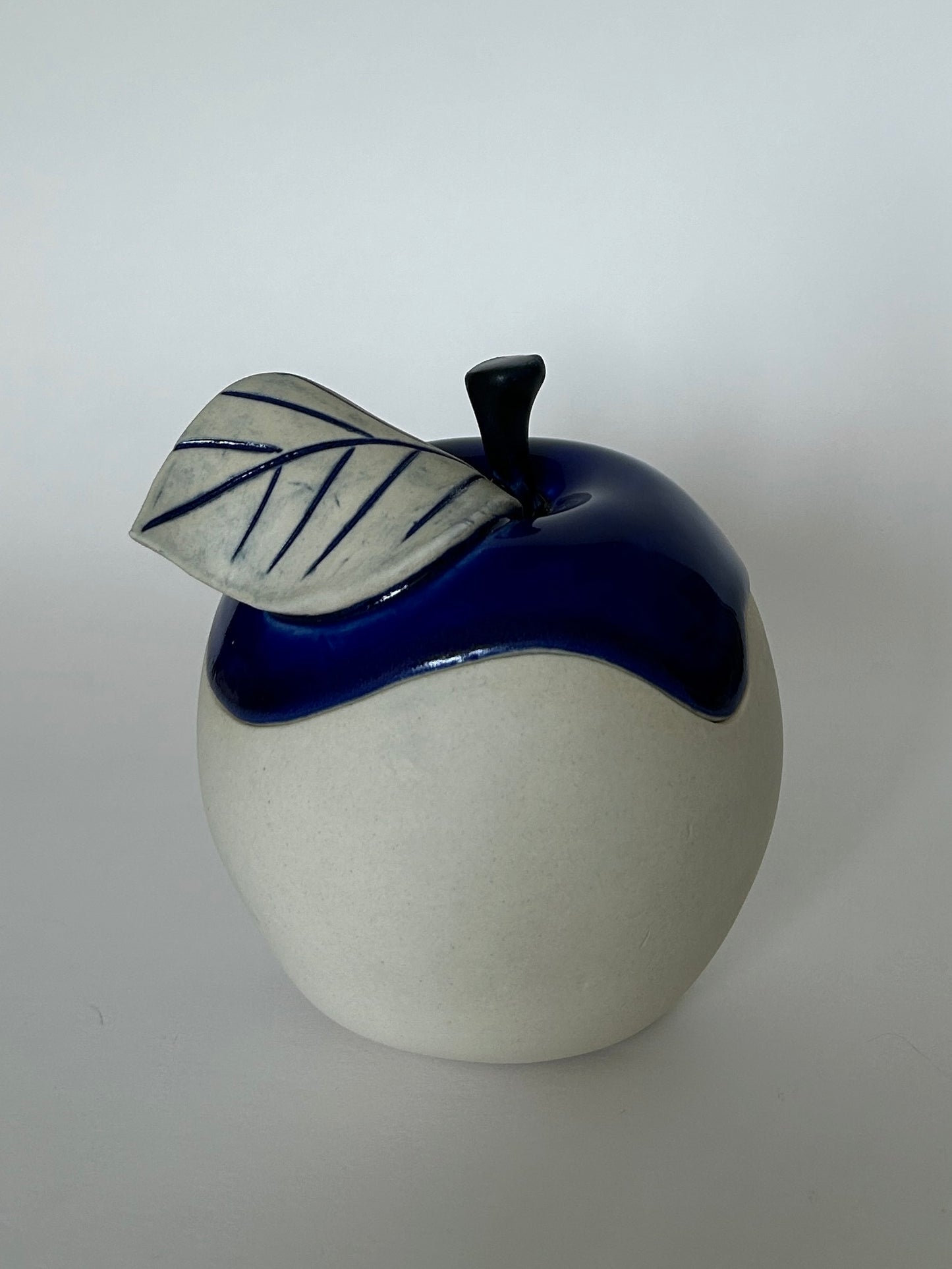 Apple, porcelain lidded container