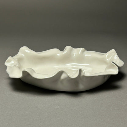 Folds white porcelain dish